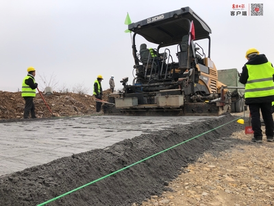 我市首次将磷石膏用于市政道路水稳层摊铺