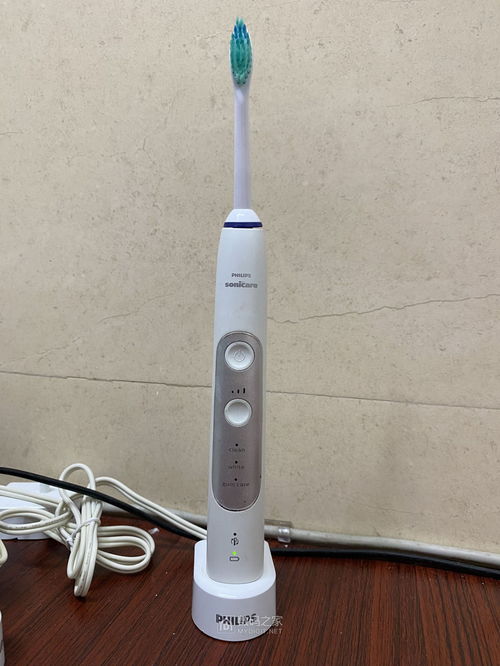 飞利浦二手高端精品电动牙刷白菜跳楼价处理 原装正品 有拆解图 做工精密