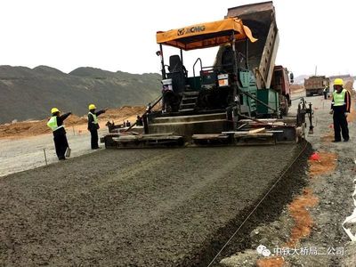 动态】平潭金井湾大桥北岸路基水稳层顺利完成铺设