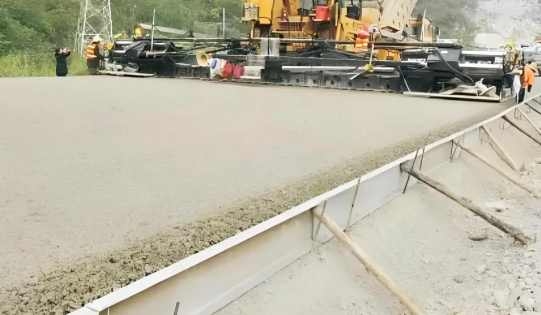 道路水稳层摊铺的4种工艺及适用范围